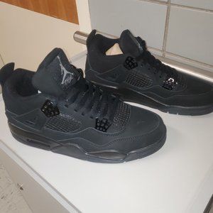 JORDAN RETRO 4